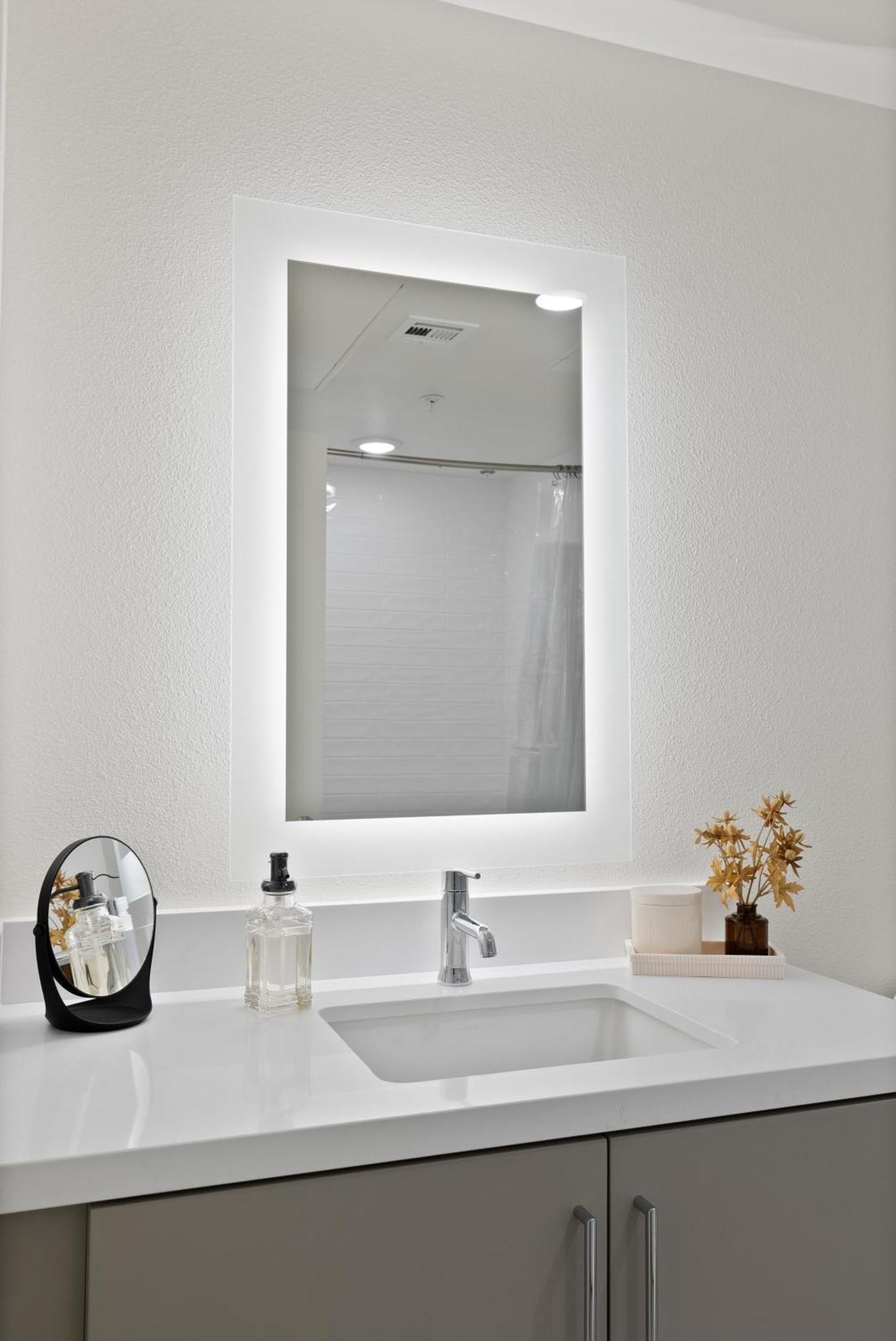 Bright Studio On Sunset Blvd, Free Parking, Gym, And Pool ロサンゼルス エクステリア 写真